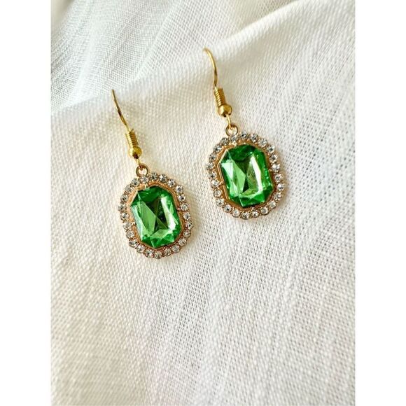 Light Green Dangle rhinestone earrings - Picture 1 of 4